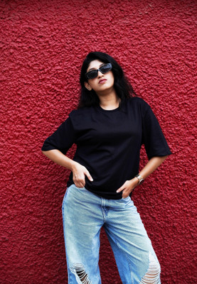 VEYRE Printed Women Round Neck Black T-Shirt