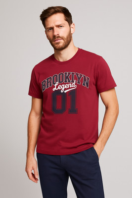 SQUAD TRENDS Printed Men Round Neck Maroon T-Shirt