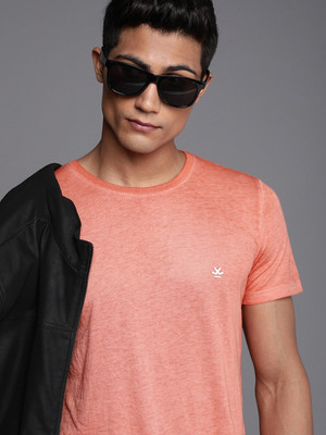 WROGN Solid Men Crew Neck Red T-Shirt