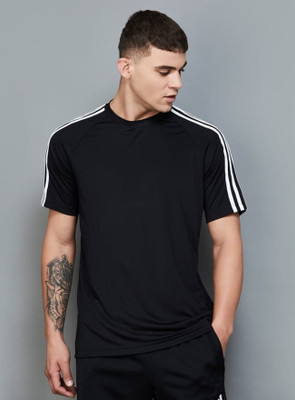xovio Solid Men Round Neck Black T-Shirt