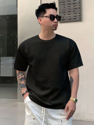 Leriya Fashion Self Design Men Round Neck Black T-Shirt