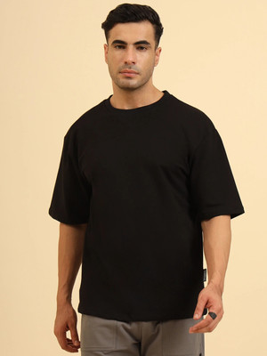 UNIQSOME Solid Men Round Neck Black T-Shirt