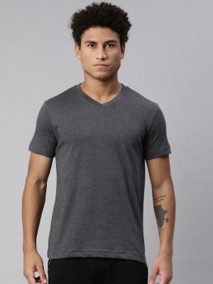 LEVI'S Solid Men Round Neck Grey T-Shirt