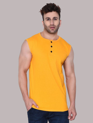 GEUM Solid Men Henley Neck Yellow T-Shirt