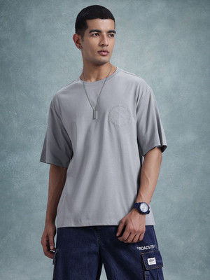 Roadster Solid Men Round Neck Grey T-Shirt