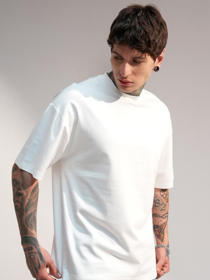HIGHLANDER Solid Men Round Neck White T-Shirt