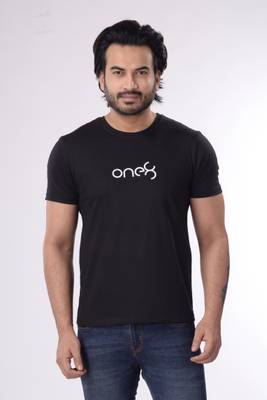 One8 By Virat Kohli Solid Men Round Neck Black T-Shirt