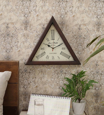 Shaan Manufacturer Analog Brown Clock