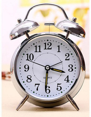 RHONNIUM Analog Silver Clock