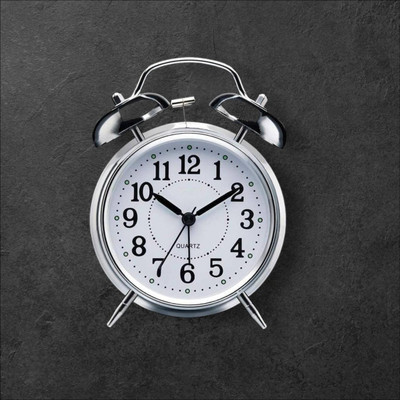 ONEKLIK Analog Silver Clock