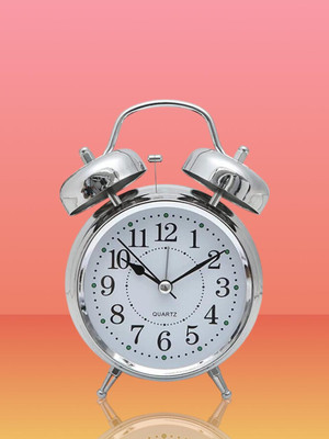 ONEKLIK Analog Silver Clock