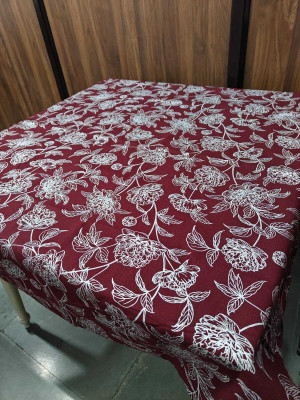 RajoDyana Cotton 4 Seater Self Design Table Cover(Red)