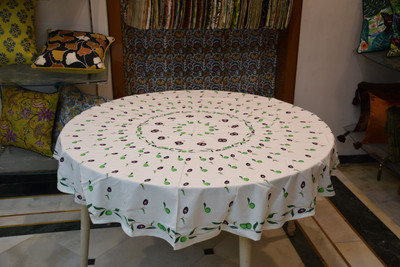 RajoDyana Printed 6 Seater Table Cover(White, Cotton)