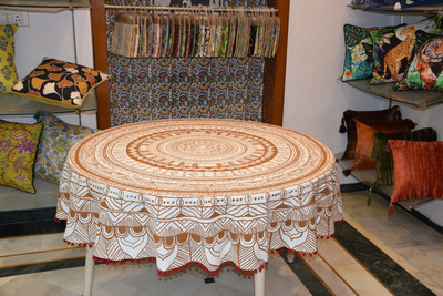 RajoDyana Cotton 6 Seater Printed Table Cover(Maroon)