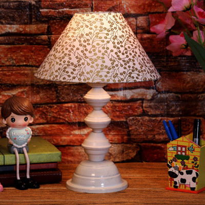 foziq Attractive & Fancy Table Lamp With White Metal Base Table Lamp(38 cm, Beige, Gold)