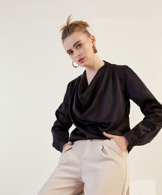 Freehand by The Indian Garage Co. Casual Solid Women Black Top