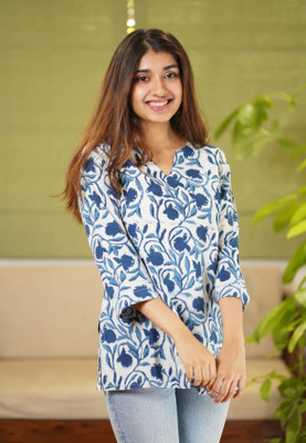 Rajsi Vastra Women Floral Print A-line Kurta(Multicolor)
