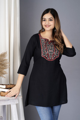 Light Daisy Casual Embroidered Women Black Top