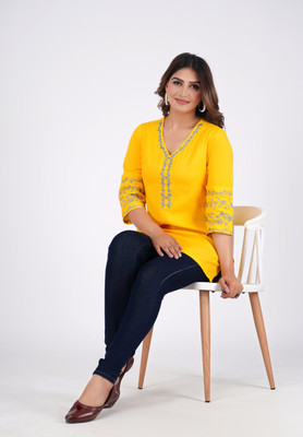 Daneen Women Embroidered Straight Kurta(Yellow)