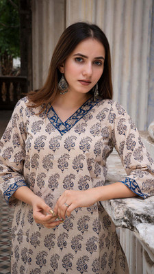 NG NIROMIKA Casual Floral Print Women Beige Top