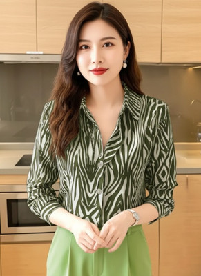 Leriya Fashion Casual Printed Women Green Top