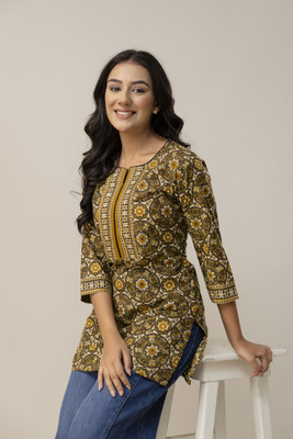 Da vastraagaar Casual Printed Women Green Top