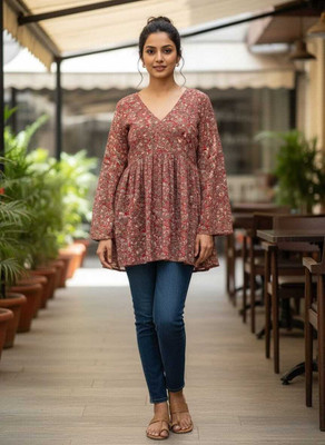 Akshar Casual Printed, Floral Print Women Black Top