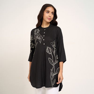 Akkriti by Pantaloons Casual Printed Women Black Top