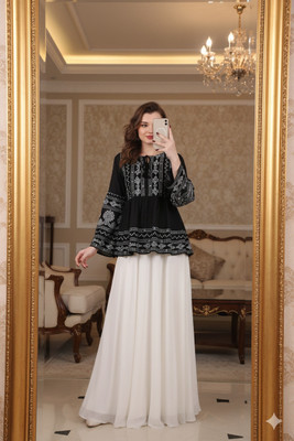 Taranjal Casual Printed Women Black Top