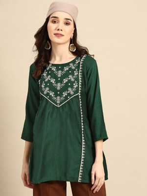 The uniquer Casual Embroidered Women Green Top