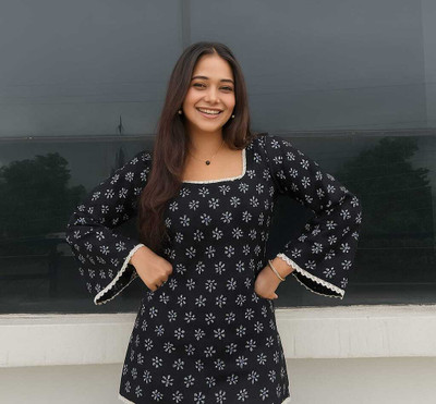 SAJAWAT INSAAN Casual Printed, Floral Print Women Black Top