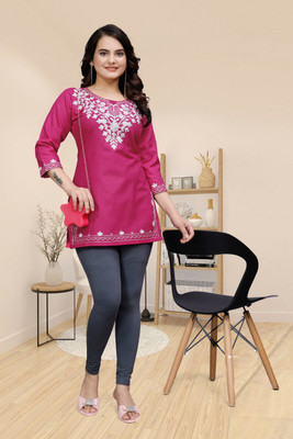 KAAYA CREATION Women Embroidered Straight Kurta(Pink)