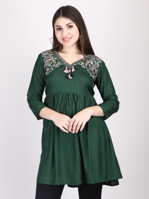 Ratnavali Casual Embroidered Women Green Top