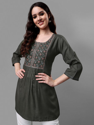 Anmi Embroidered Women Straight Kurta(Grey)