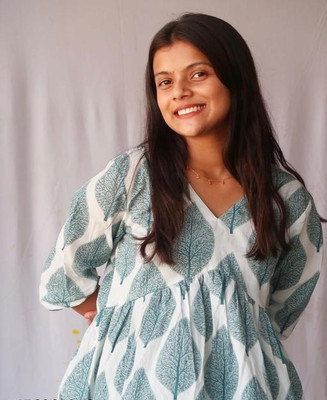 SAAVI Mehra creation Casual Printed, Floral Print Women White, Grey Top