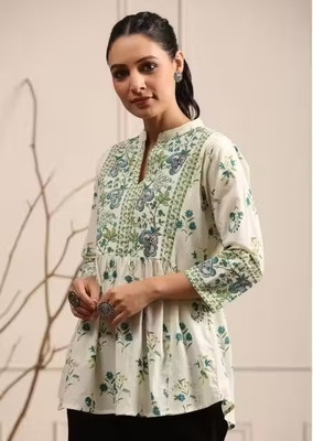 Daivik creations Casual Floral Print Women Green Top