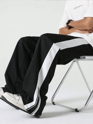 Vuzzan Solid Men Black Track Pants