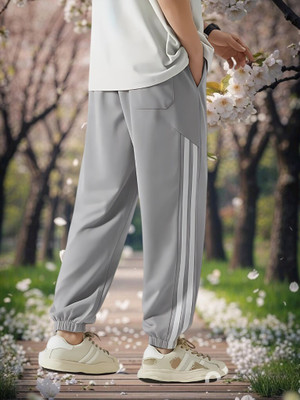 Kesaria Fab Solid Men Grey Track Pants