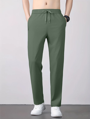 Lripsome Solid Men Green Track Pants