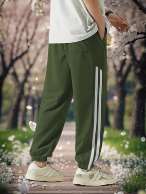 Kesaria Fab Solid Men Green Track Pants