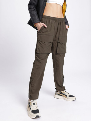 Dressberry Solid Women Green Track Pants