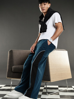 Eszett Solid Men Blue Track Pants