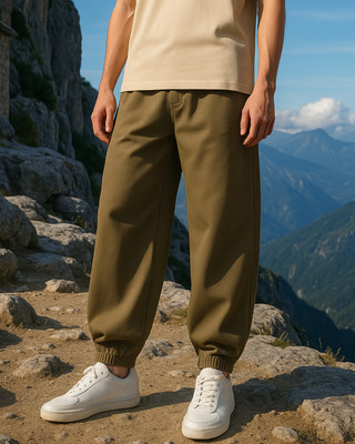 BEWAKOOF Solid Men Green Track Pants