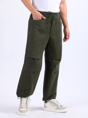 BEYOUNG Solid Men Green Track Pants