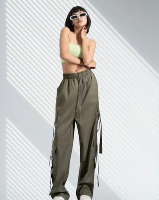 Divain Solid Women Green Track Pants