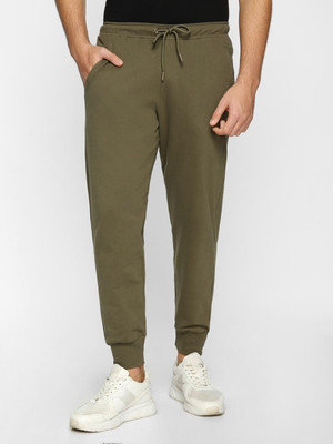 BEWAKOOF Solid Men Green Track Pants