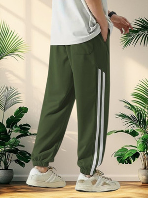 Kesaria Fab Solid Men Green Track Pants