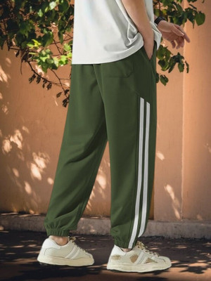 Kesaria Fab Solid Men Green Track Pants