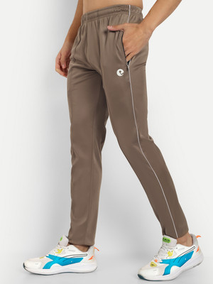 ESTRO Solid Men Brown Track Pants