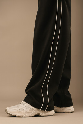 Vuzzan Solid Men Black Track Pants